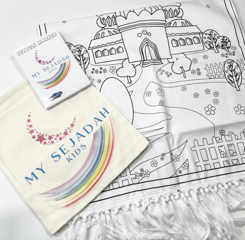 TAPIS DE PRIERE ENFANT A COLORIER