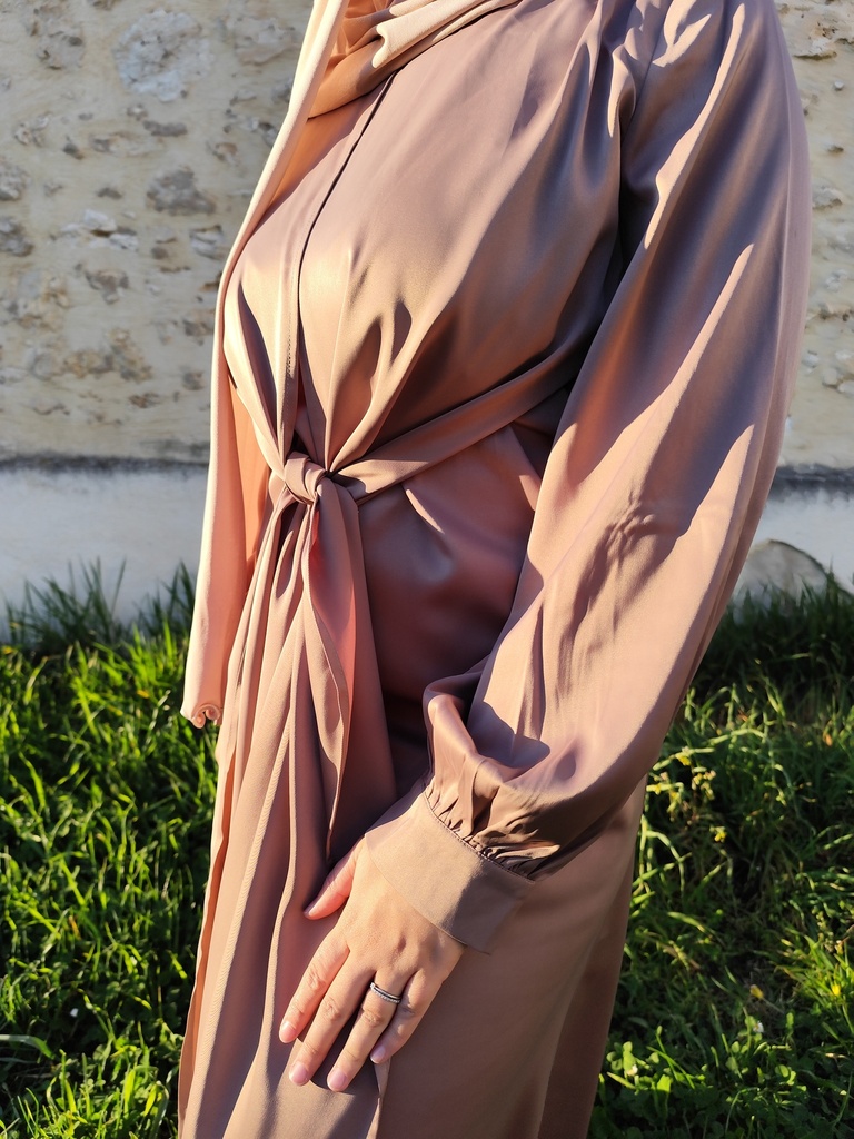 ROBE À NOUER
